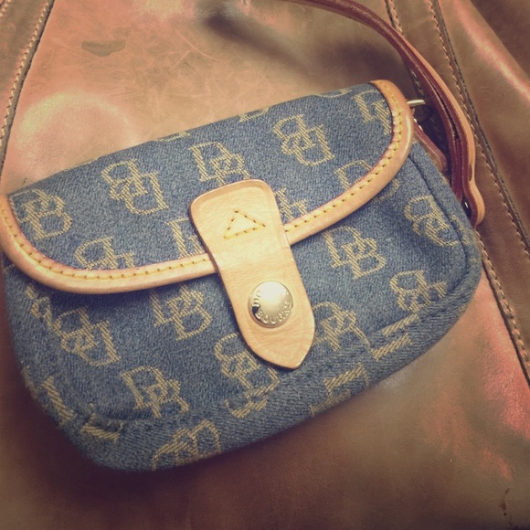 Dooney & Bourke wristlet