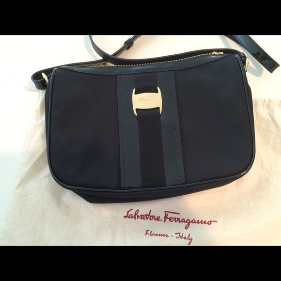 Do not buy! Ferragamo purse