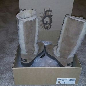****SOLD*****Ugg boots