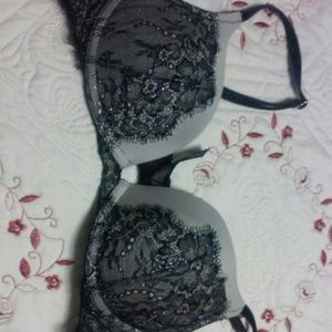 Victoria's Secret Push Up Bra MUST GO