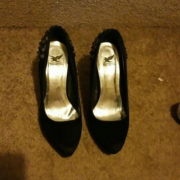 High heals - Picture 3 of 3