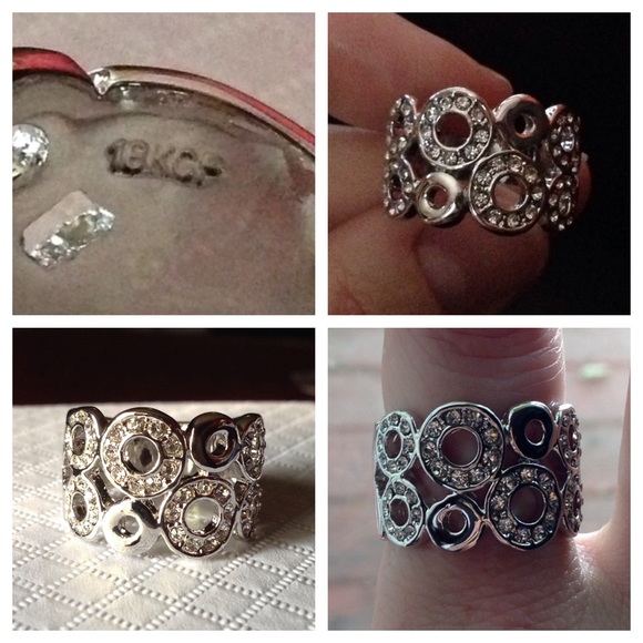 18k White Gold Plated Circles Pave Crystal Ring - Picture 4 of 4