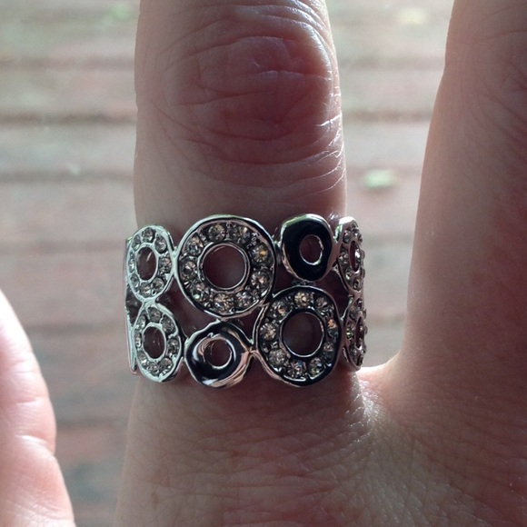 18k White Gold Plated Circles Pave Crystal Ring - Picture 2 of 4