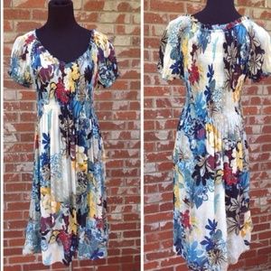 Feminine, flattering comfortable dress xl