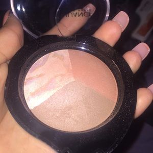 nuance salma hayek highlighting bronzer!