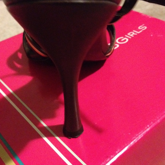 Brown/gold BCBG shoes - Picture 3 of 3