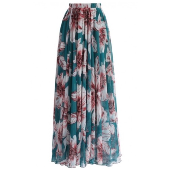 🌸Chicwish Gorgeous Flowy Floral Maxi Skirt🌸