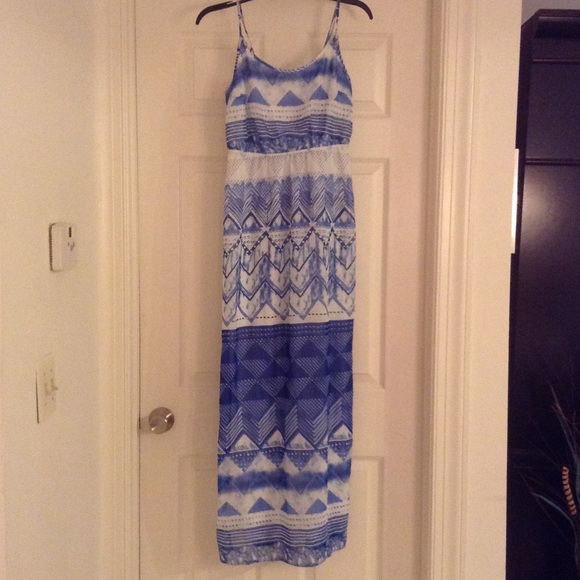 Old Navy Dresses & Skirts - Blue and White Print Dress