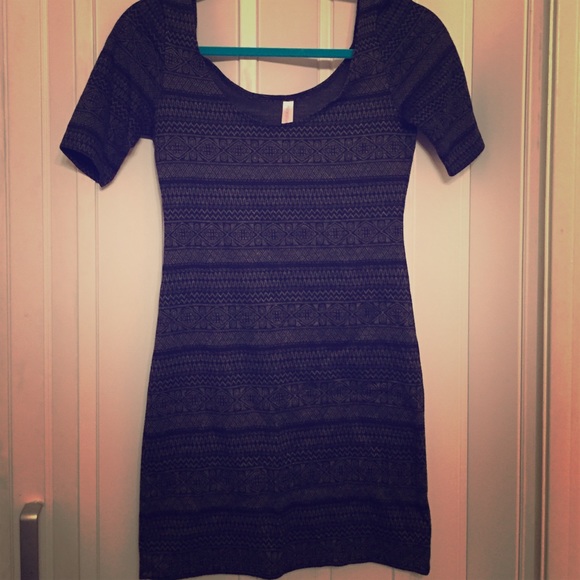 Xhilaration Dresses & Skirts - Printed bodycon dress