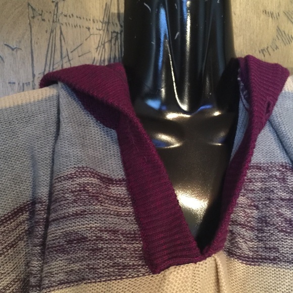 Color Block Short Sleeve Poncho - Picture 2 of 4