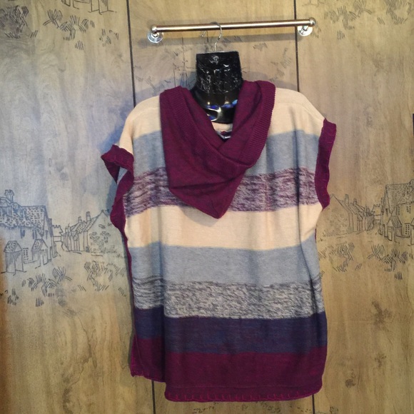 Color Block Short Sleeve Poncho - Picture 3 of 4