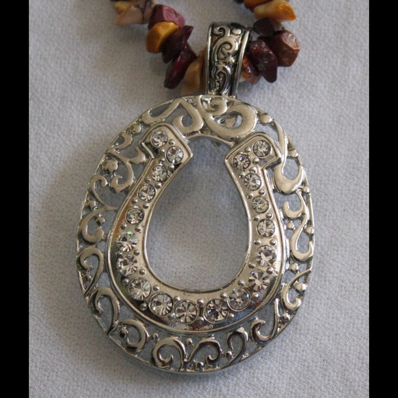 Southwest horse shoe western stone necklace  new