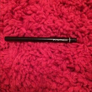 Mac black eyeliner