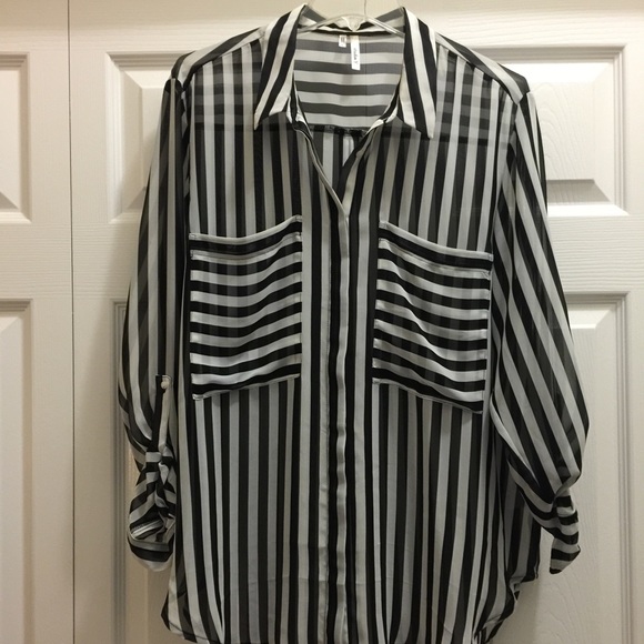 Wore once! Looks great with skirt or leggings!