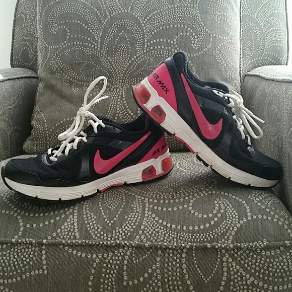 Nike Air Max Tennis Shoes