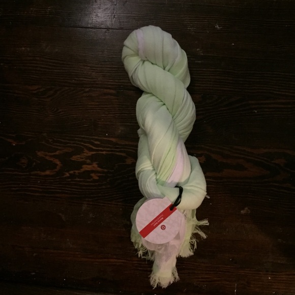 Lululemons Warrior Scarf