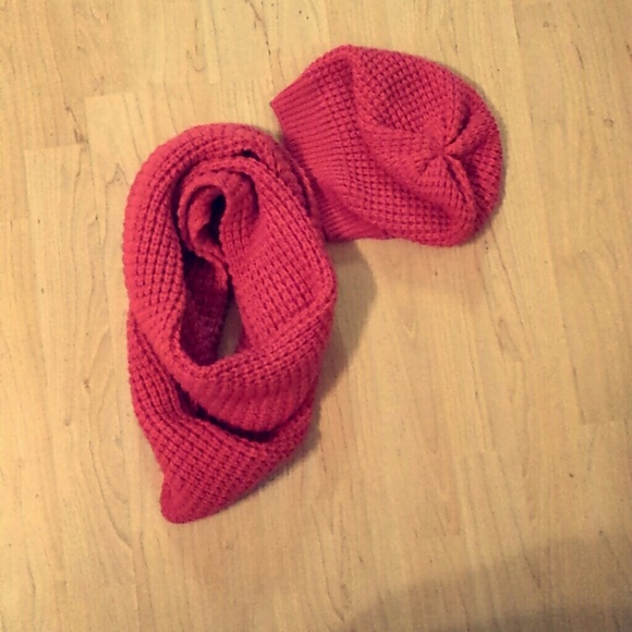 Knitted pink infinity scarf and Beanie