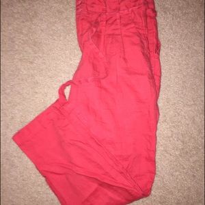 High-waisted red high waisted linen pants with tie