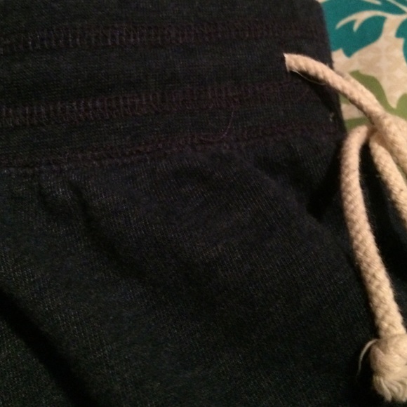 SOLD: Super comfy crop sweats - Picture 4 of 4