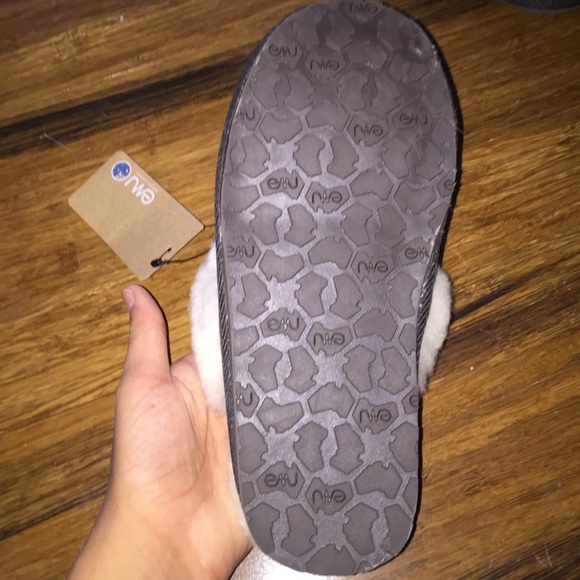 EMU Sheep Slippers - Picture 3 of 4