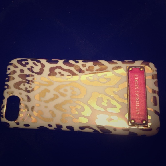 Victoria's Secret Accessories - Victoria's Secret iPhone 5c case