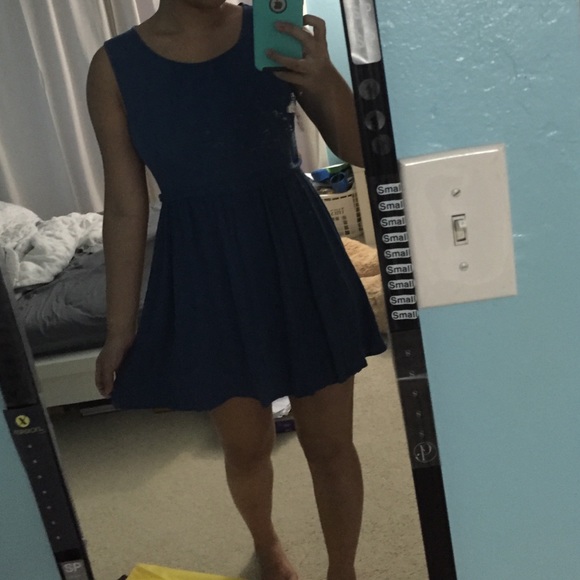 Blue shift dress - Picture 2 of 3