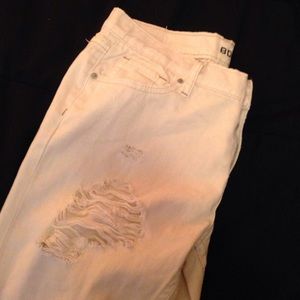 Urban Outfitters BDG White Boyfriend Jeans