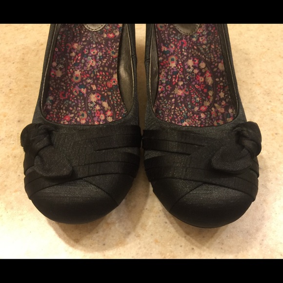 Pumps - Picture 3 of 3