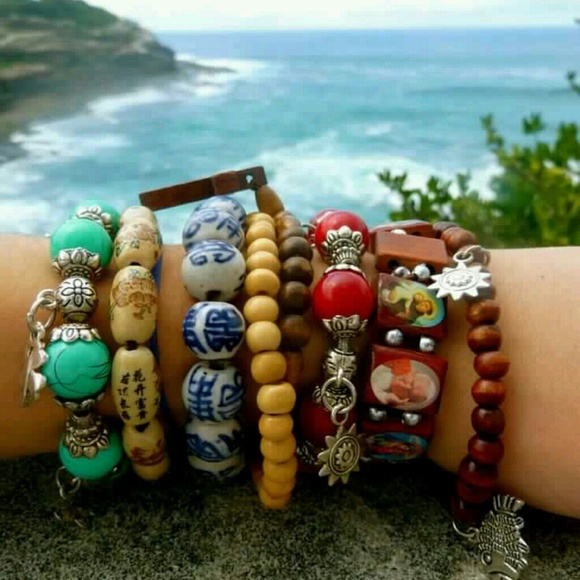 Shell Bracelet - Picture 3 of 3