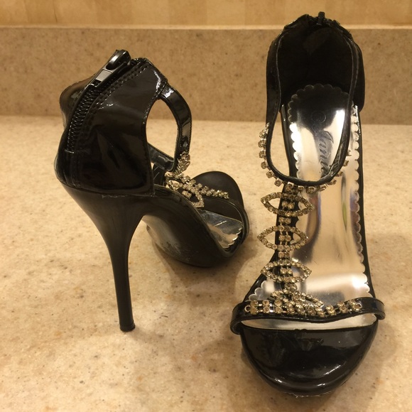 Heels - Picture 3 of 3