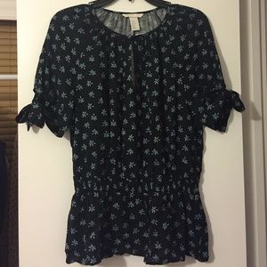 H&M blouse with bows. Brand new! Never Worn!