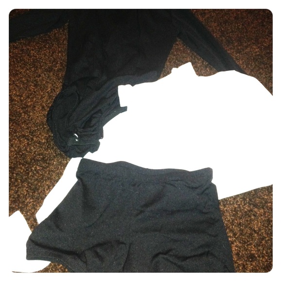 Cheer bodysuits and spanks - Picture 1 of 4