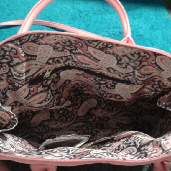 Large coral purse (more pink then picture shows) - Picture 2 of 3