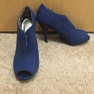 Blue Heels