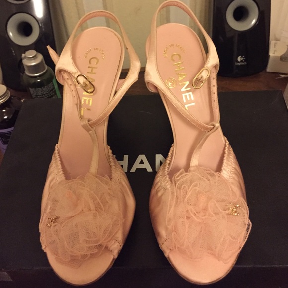 🚫SOLD🚫 NWT soft pink CHANEL Sandals size 36 1/2.