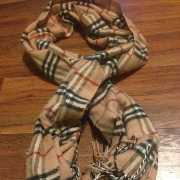 Burberry wool scarf
