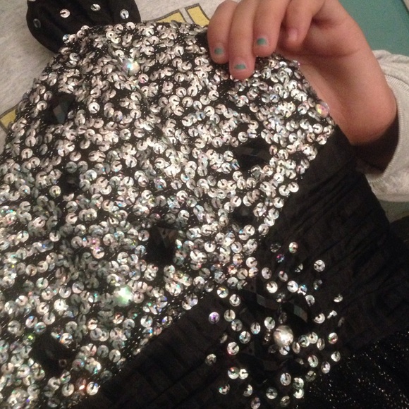 Dress - Picture 3 of 4