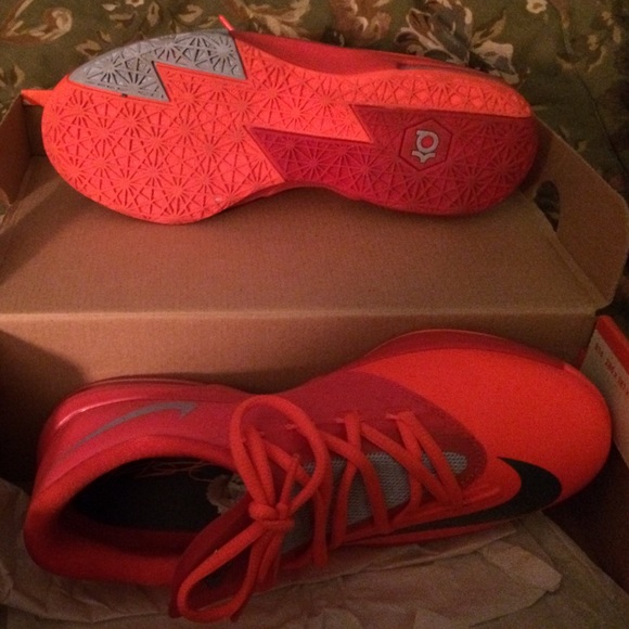 KD VI (GS) sneakers - Picture 2 of 4