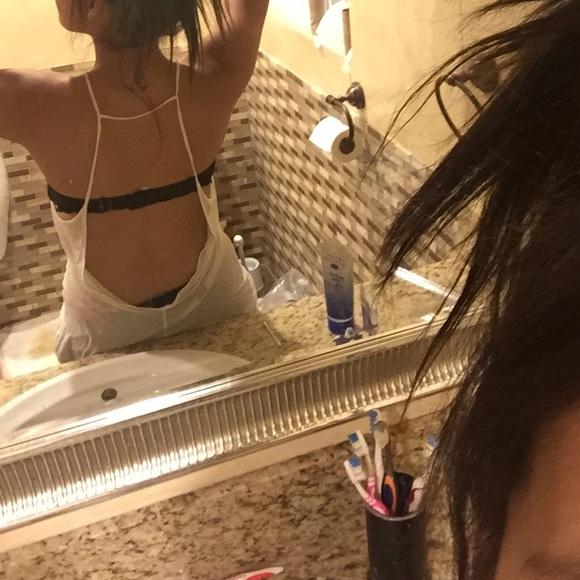 Cute white blouse 💖 - Picture 4 of 4