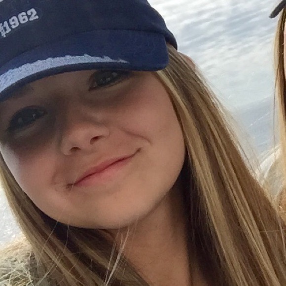 Meet your Posher, Sophia - Picture 1 of 1