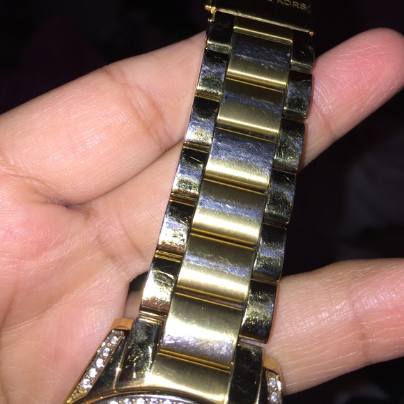 Authentic MK WATCH - Picture 2 of 4