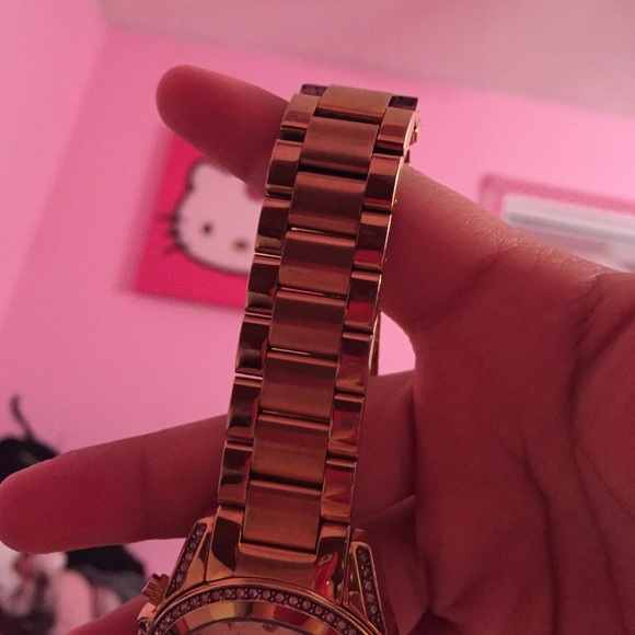Authentic MK WATCH - Picture 3 of 4