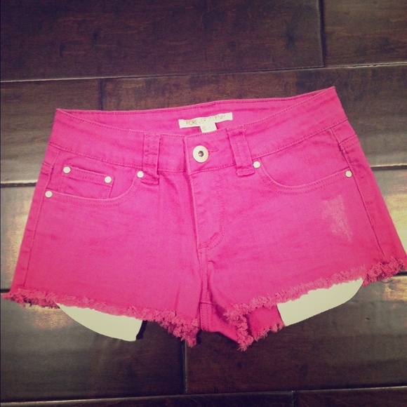 F21 cutoff maroon shorts