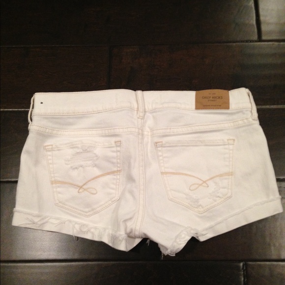 Gilly Hicks White Denim Shorts - Picture 2 of 4