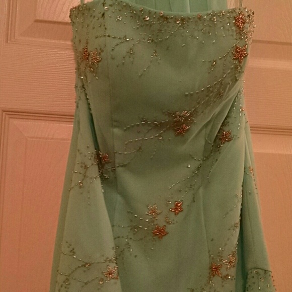 Dress - Picture 2 of 3