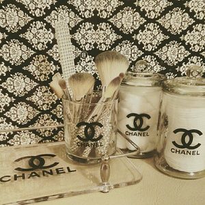 Make-Up Brush Holder