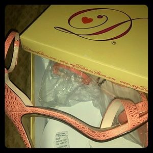 Coral snake Skin Pumps