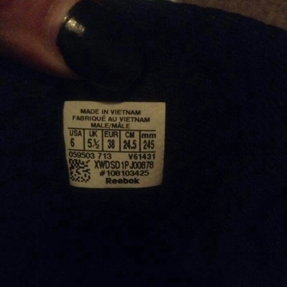 Shoes - Picture 4 of 4