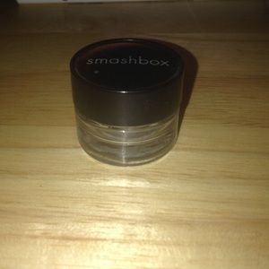 Gel eye liner and cream eye shadow