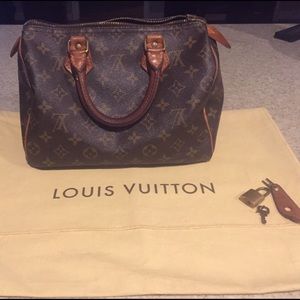 Authentic Vintage Louie Vuitton Speedy 25